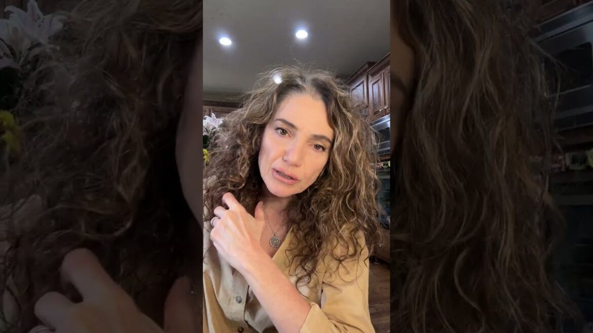 Aveda Shampoo Botanical Smells AMAZING – Blowdrying My Hair with Revlon #subscribe #beauty #makeup Aveda Shampoo Botanical Smells AMAZING - Blowdrying My Hair with Revlon #subscribe #beauty #makeup