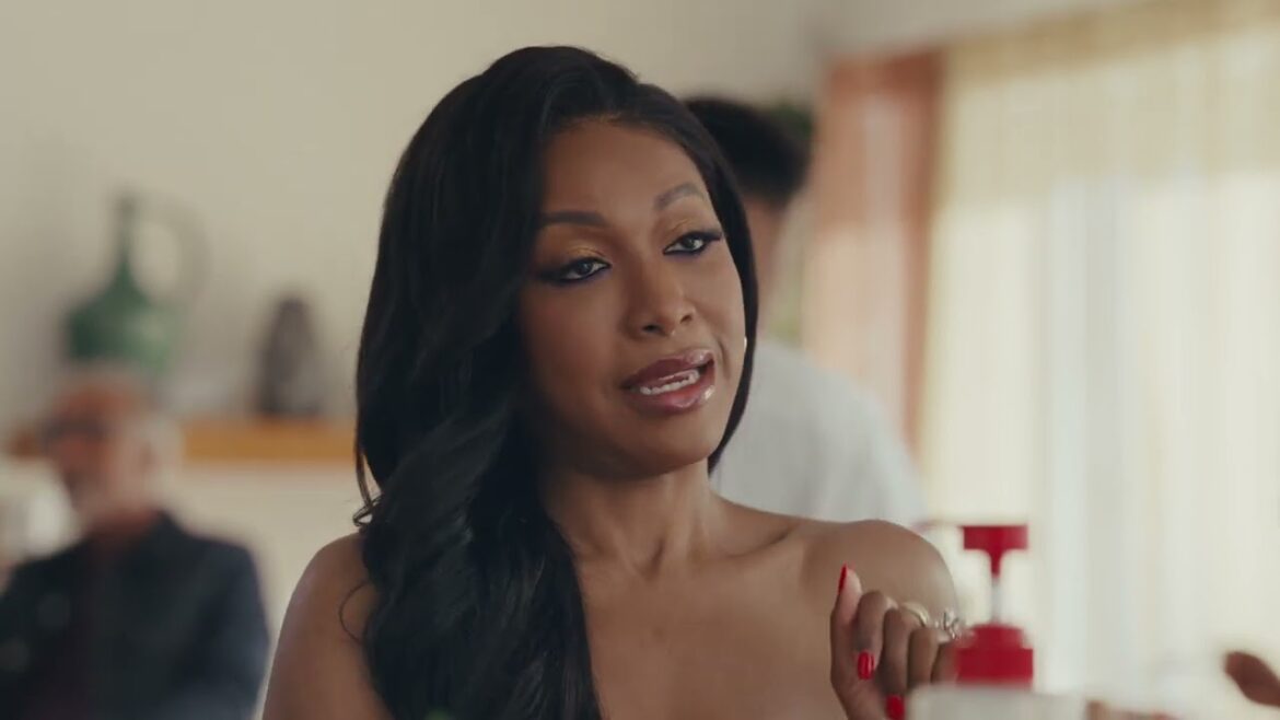 Old Spice TV AD SPOT 0:30 Featuring Deon Cole 'Hotel Restaurant'