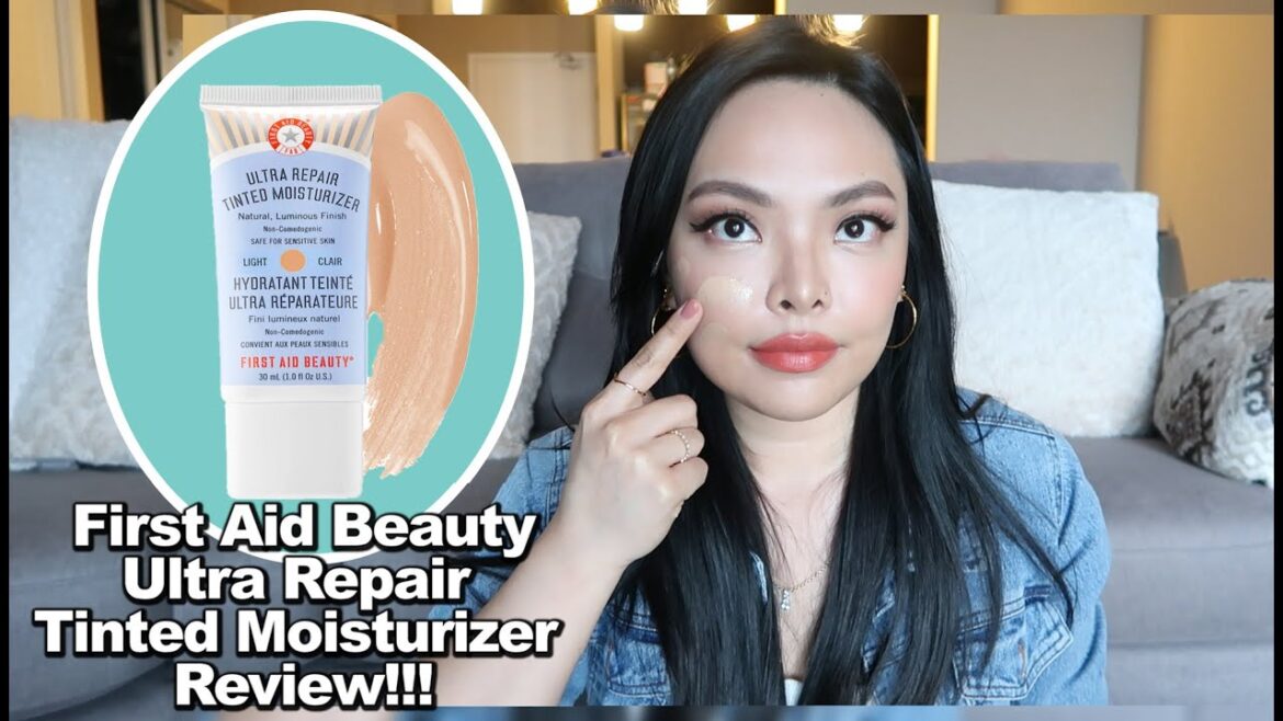 FIRST AID BEAUTY Ultra Repair Tinted Moisturizer Review