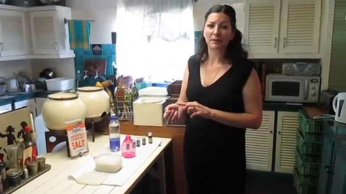 Beauty Tips Making an essential oil spritzer facial toner