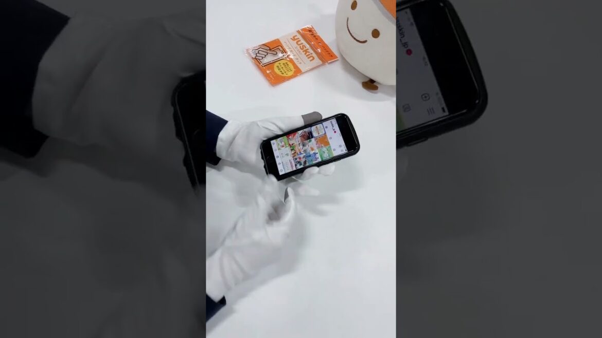 手袋したままスマホが触れる！ユースキンハンドガードタッチ
