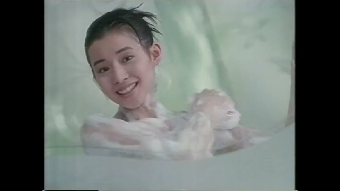 懐かCM　１９９３年　７月　花王　ビオレｕ　ギフトセット　石田ゆり子　田中好子