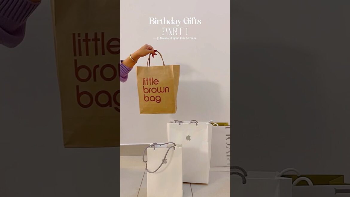 ✦♡ unboxing J Malone’s English Pear & Freesia perfume from Bloomingdales! ✦♡ unboxing J Malone’s English Pear & Freesia perfume from Bloomingdales!