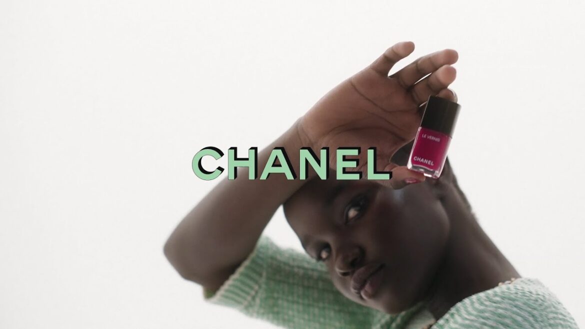CHANEL EFFORTLESS BEAUTY - Nail Skate — CHANEL Makeup