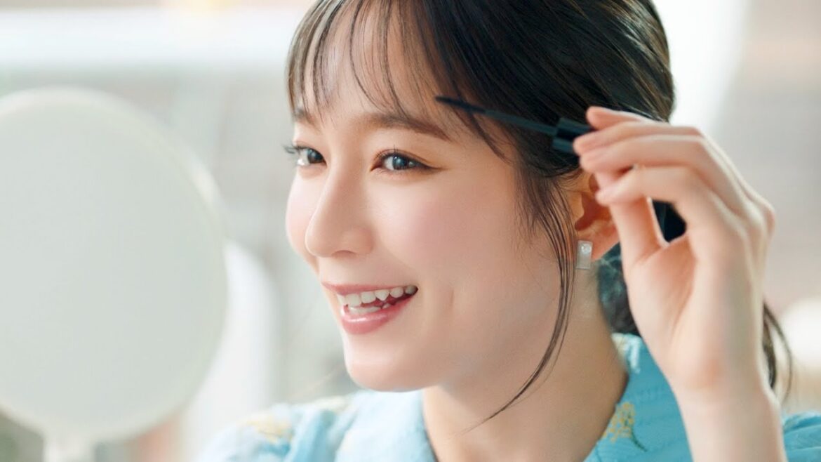 吉岡里帆、ナチュラルに盛れたまつ毛に思わずにっこり！D-UP CM＋インタビュー＋メイキング