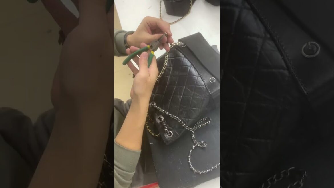 #Shebag #Chanel  I dismentled a Chanel Gabrielle bag,