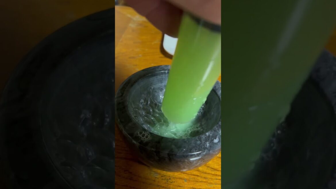 LUSH ELF SHAKE