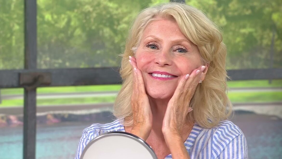 First Aid Beauty 14oz Ultra Repair Cream w/ Travel Size on QVC First Aid Beauty 14oz Ultra Repair Cream w/ Travel Size on QVC