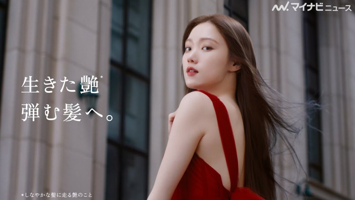 イ・ソンギョン、艶髪と美背中で魅了！　「TSUBAKI」新CM公開