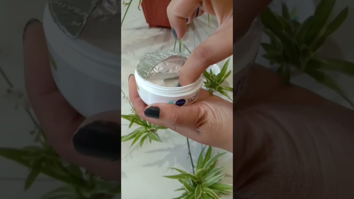 NIVEA Soft LIGHT MOISTURIZING CREAM #niveacreme