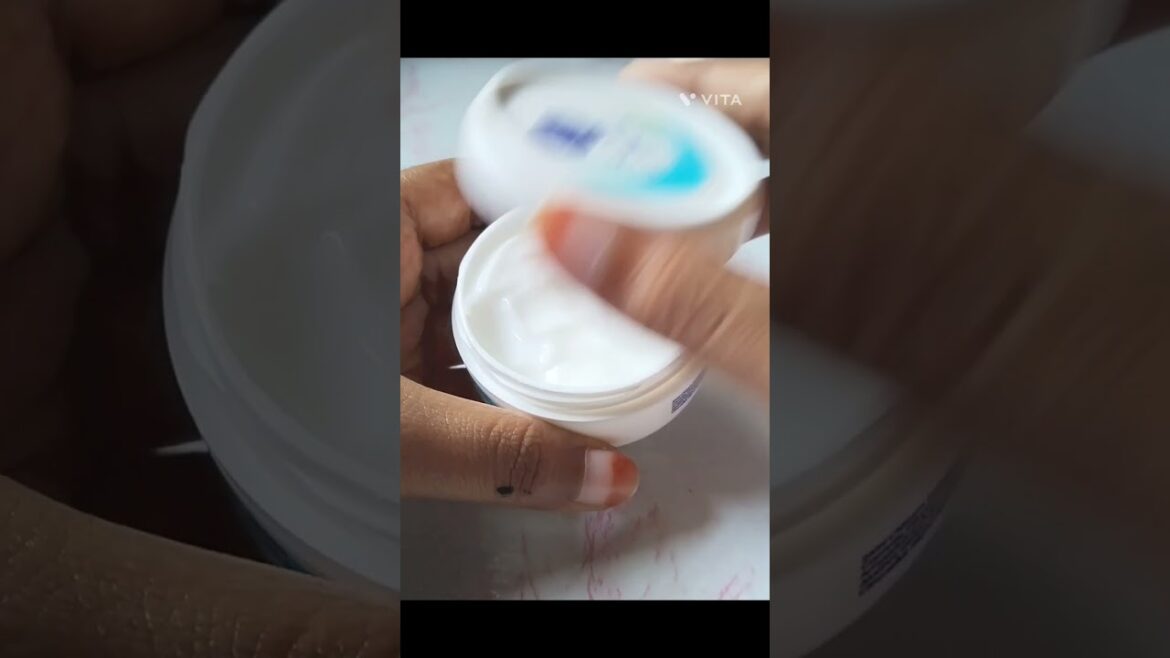 NIVEA soft light moisturizing Cream affordable moisturizer#niveacream #review  #moisturizer #nevia