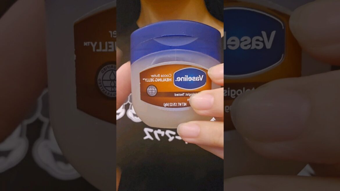 Vaseline cocoa butter✨️🥰 #vaseline#skincare #grwm #youtubeshorts #beauty #makeupasmr