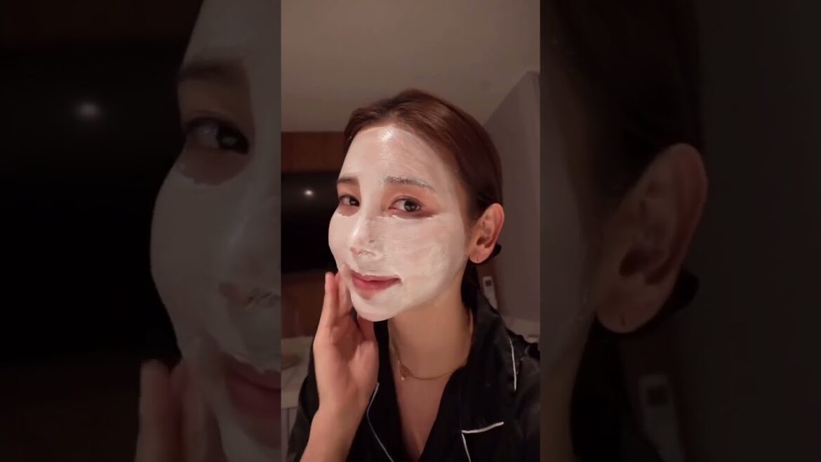 Moisturizing the skin in 10 minutes with Nivea cream from Germany