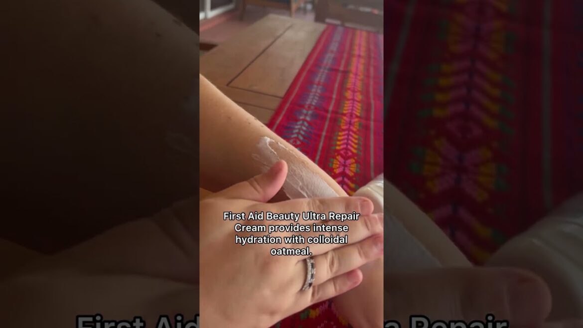 First Aid Beauty Ultra Repair Cream texture & review