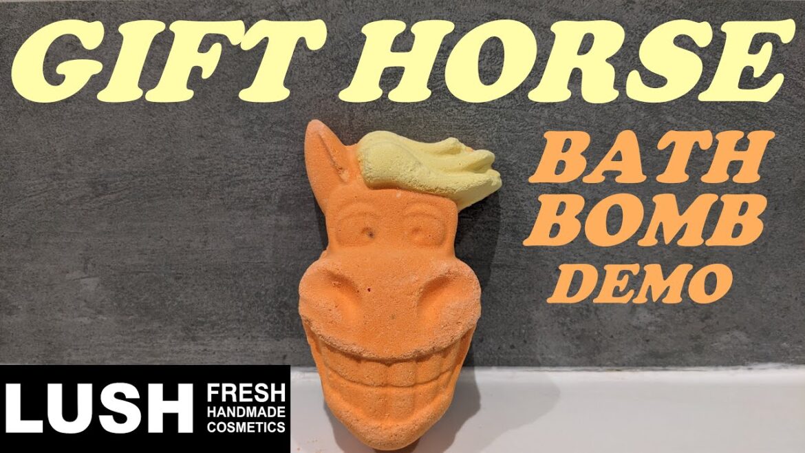 LUSH 'GIFT HORSE' BATH BOMB DEMO/CHRISTMAS 2022