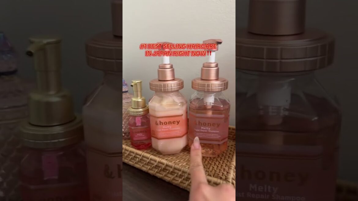 highly recommend this if you have dry or damaged hair! And it smells amazing too ✨😍💕👱🏻‍♀️