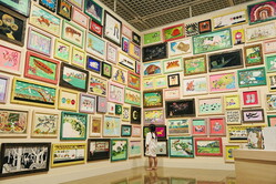ザ・キャビンカンパニー個展が滋賀県立美術館で、“廃遊園地”のような立体作品&原画約300点が並ぶ壁画