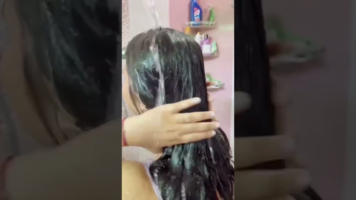 Loreal Professionnel Liss Unlimited Shampoo #beingindiangirls #shorts #shortsfeed #shoertsvideo