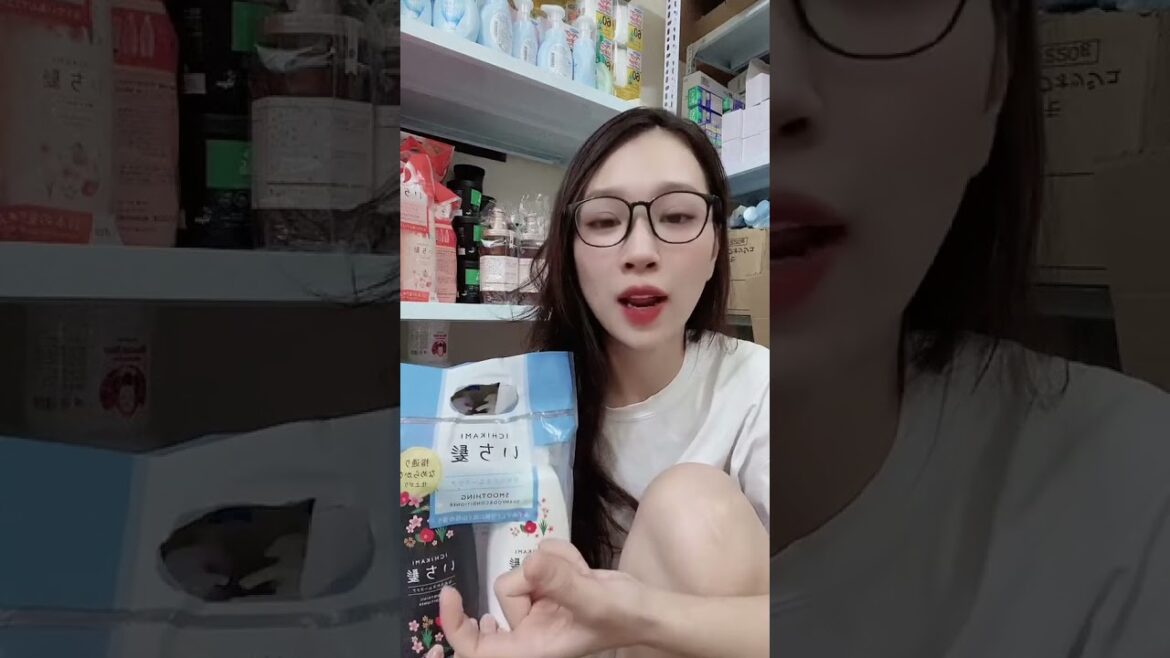 Chị em tóc yếu gãy rụng đâu rồi ạ! Cặp gội xả Ichikami Kracie cải tiến giúp tóc khỏe hơn nha.