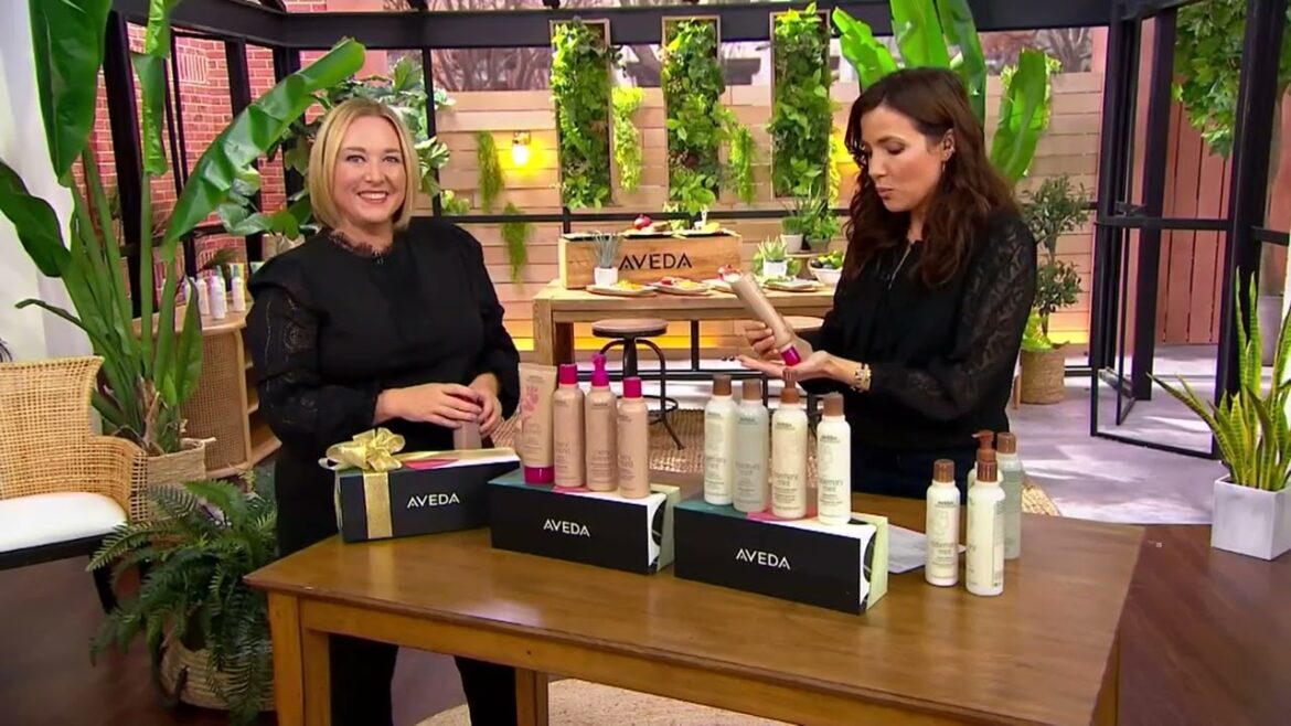 QVCで販売中のアヴェダ ヘッド トゥ トゥ 4ピース ホリデーキット