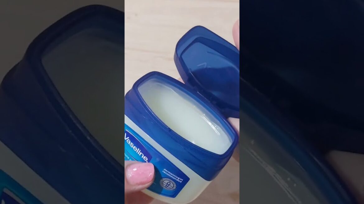 Vaseline pure petroleum jelly