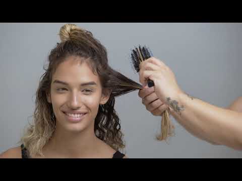 How to do the Perfect Blowout | Feat. Celebrity Hairstylist Derek Yuen How to do the Perfect Blowout | Feat. Celebrity Hairstylist Derek Yuen