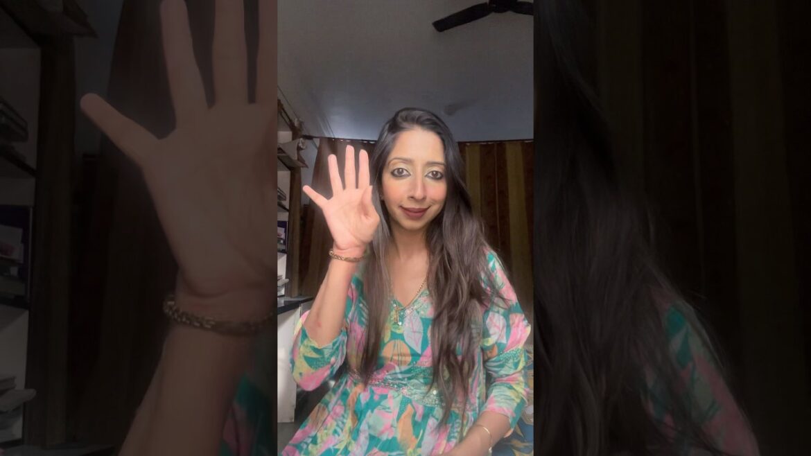 Frizz? Gone in a swipe — meet the salon-secret to silky, sleek hair #ytshorts #haircare #loreal