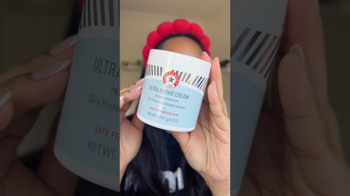 first aid beauty ultra repair cream #skincare #firstaidbeauty #facecream #trendingskincare #beauty