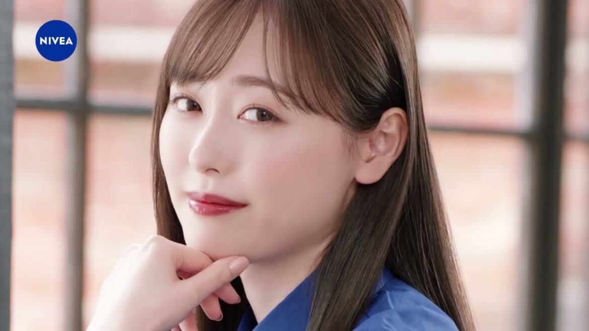 【福原遥】 ニベア花王 / リッチケア＆カラーリップ 色持続タイプ 「色と潤いつづく」篇 TVCM