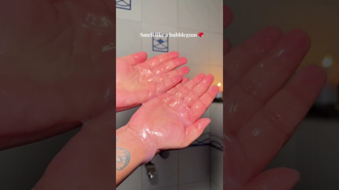 Smell Like a High-End Perfume with This BODY WASH Combo 💸 #shorts #bodywash #showerroutine Smell Like a *High-End Perfume* with This BODY WASH Combo 💸 #shorts #bodywash #showerroutine