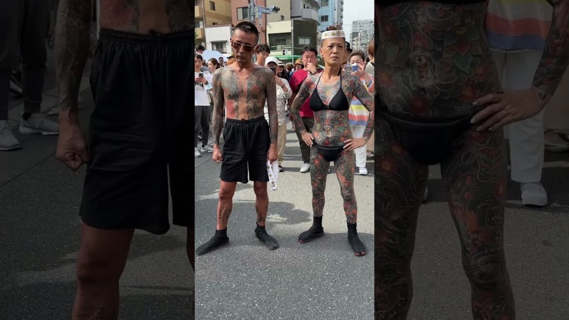 浅草三社祭 西浅三北 高橋組 撮影会 外国人も興味津々 入れ墨 刺青 和彫り 2023 Sanja Matsuri japanese tattoo Asakusa #shorts