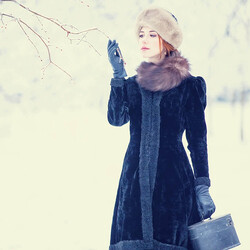 クリスマス前、彼氏がいない女性にありがちな行動9パターン