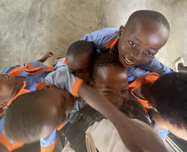 とびきりの笑顔で抱きついてくれる子供達