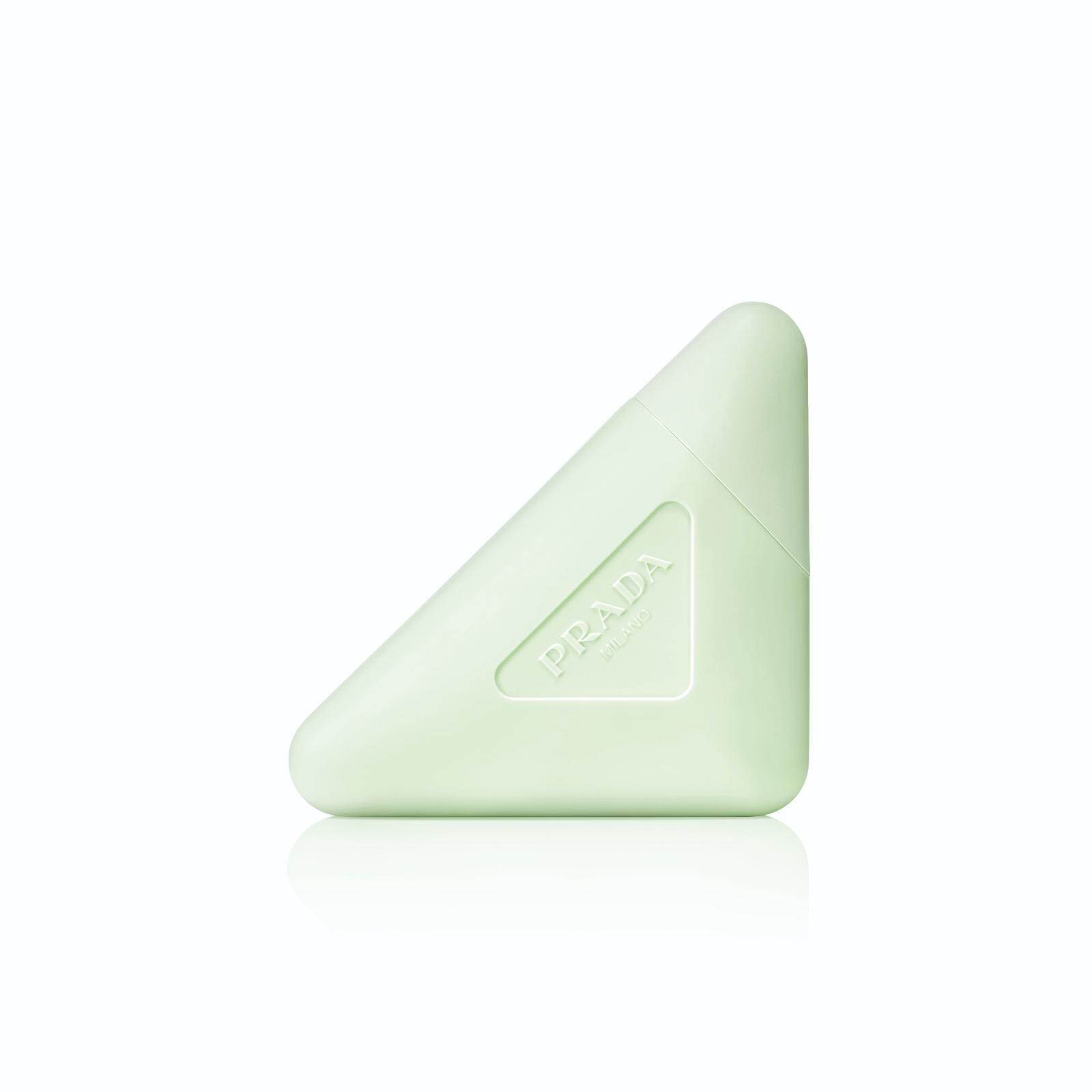 「プラダ ハンド トリプルケア ハンドクリーム」8,030円＜新製品＞