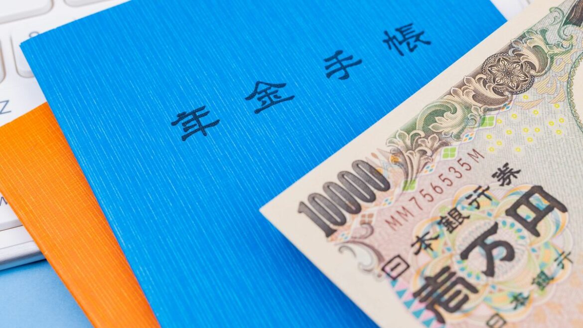 「完全に予定が狂った」「うれしい誤算」、ねんきん定期便だけでは分からない年金“手取り額”のリアル 月額20万円でも手取りは17万円割れと嘆く人もいれば、年金版の“家族手当”でホクホク顔の人も【JBpressセレクション】(1/4) | JBpress (ジェイビープレス)