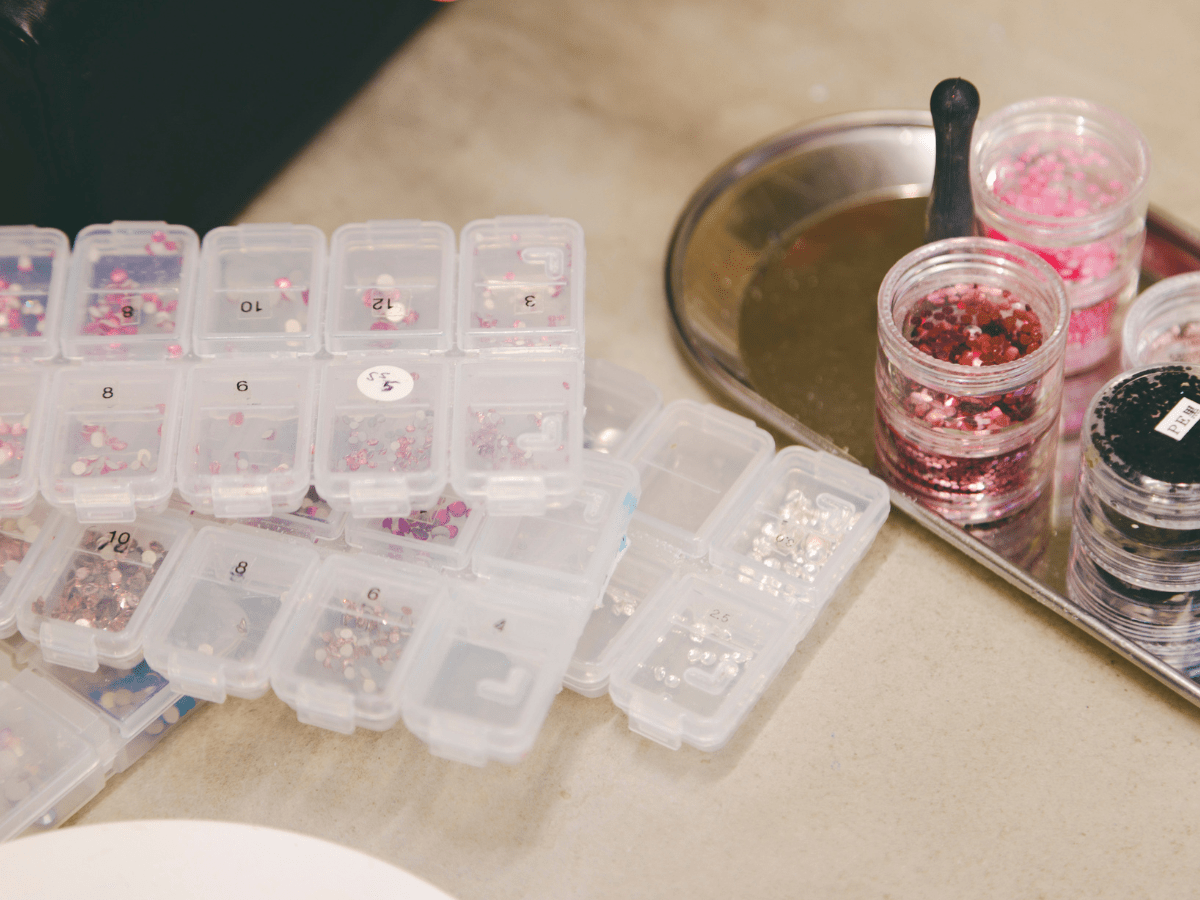 ネイルサロン　パーツ