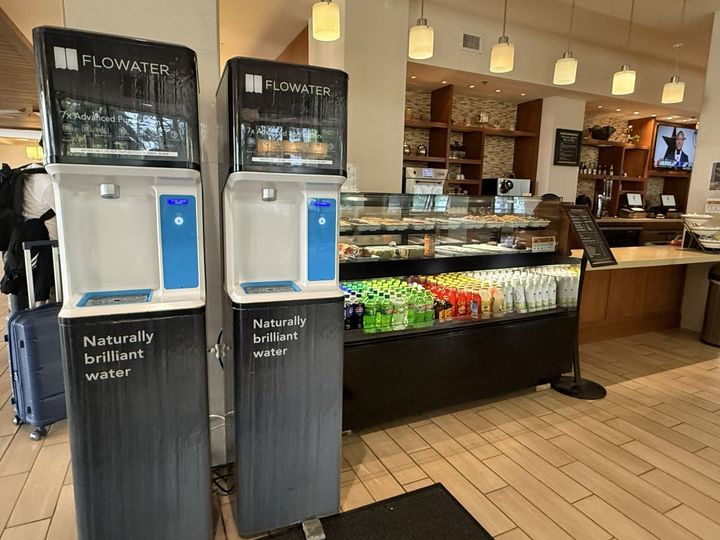 館内には1階と3階にあるフィットネスセンター内にウォーターサーバーあり