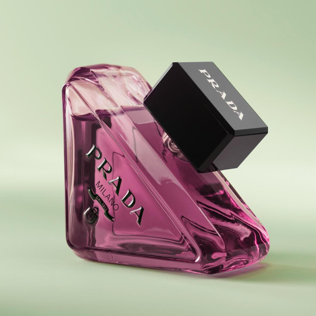 「プラダ パラドックス スウィート ケミストリー オーデパルファム」10mL 5,610円、30mL 13,970円、50mL 20,460円、90mL 27,500円＜新製品＞