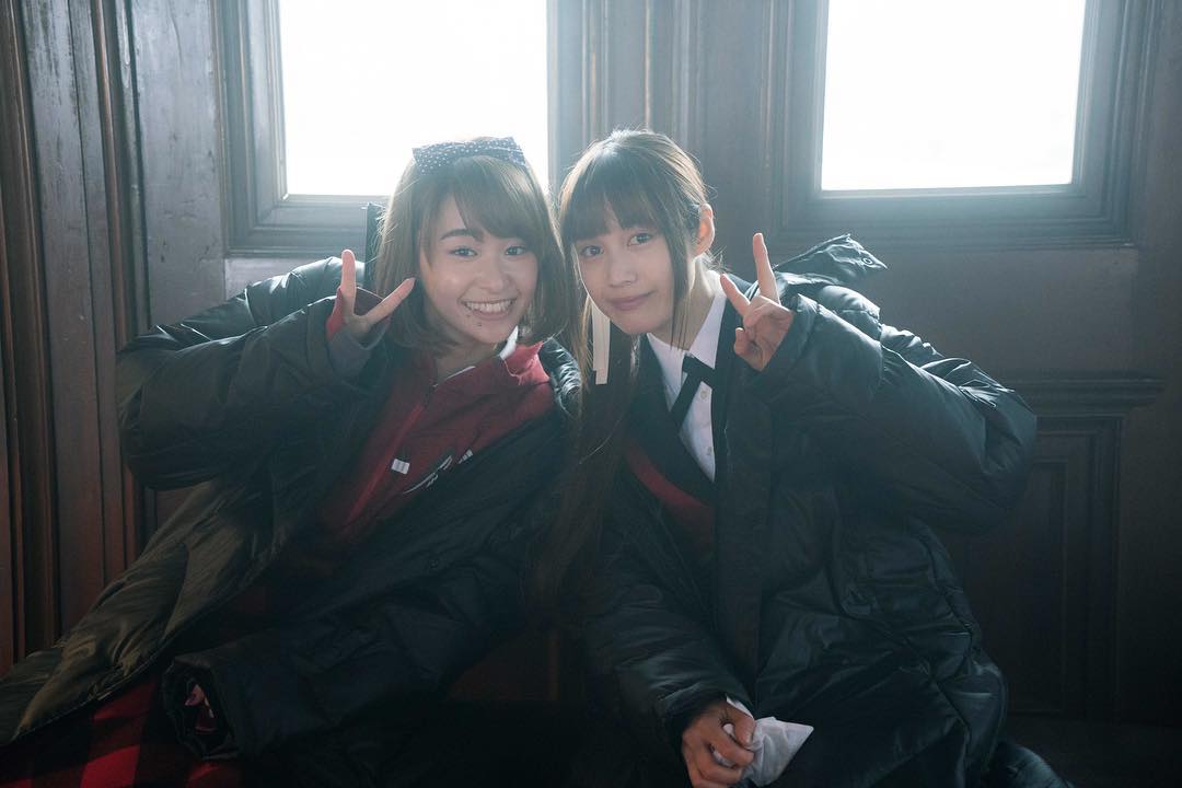賭ケグルイ オフショットが到着 撮影の合間の 柳美稀 さんと 中村ゆりか さん 劇中では 狂いまくる 生志摩妄 と 緊迫した面持ちが多い 五十嵐清華 を演じてい Media Wacoca Japan People Life Style 賭ケグルイ オフショットが到着 撮影の合間の 柳美稀 さんと 中村ゆりか さん 劇中では 狂いまくる 生志摩妄 と 緊迫した面持ちが多い 五十嵐清華 を演じてい Media Wacoca Japan People Life Style