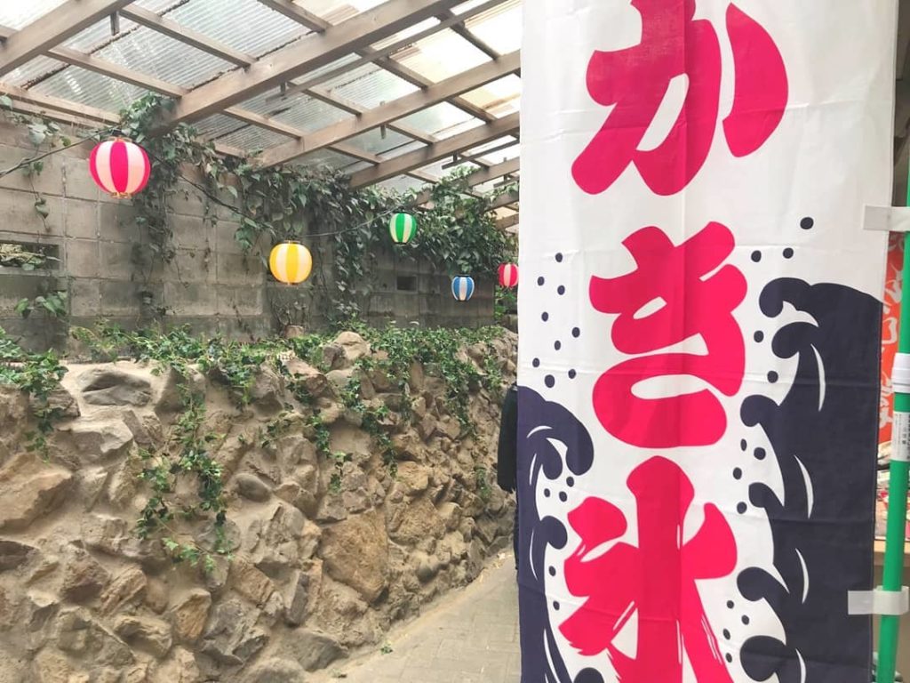 今日はお祭りのシーンを撮影
.
エキストラ約150名を動員しての撮影でしたが、
エキストラの皆さん、寒い中本当にありがとうございました
今日のシーンが本編でどう...