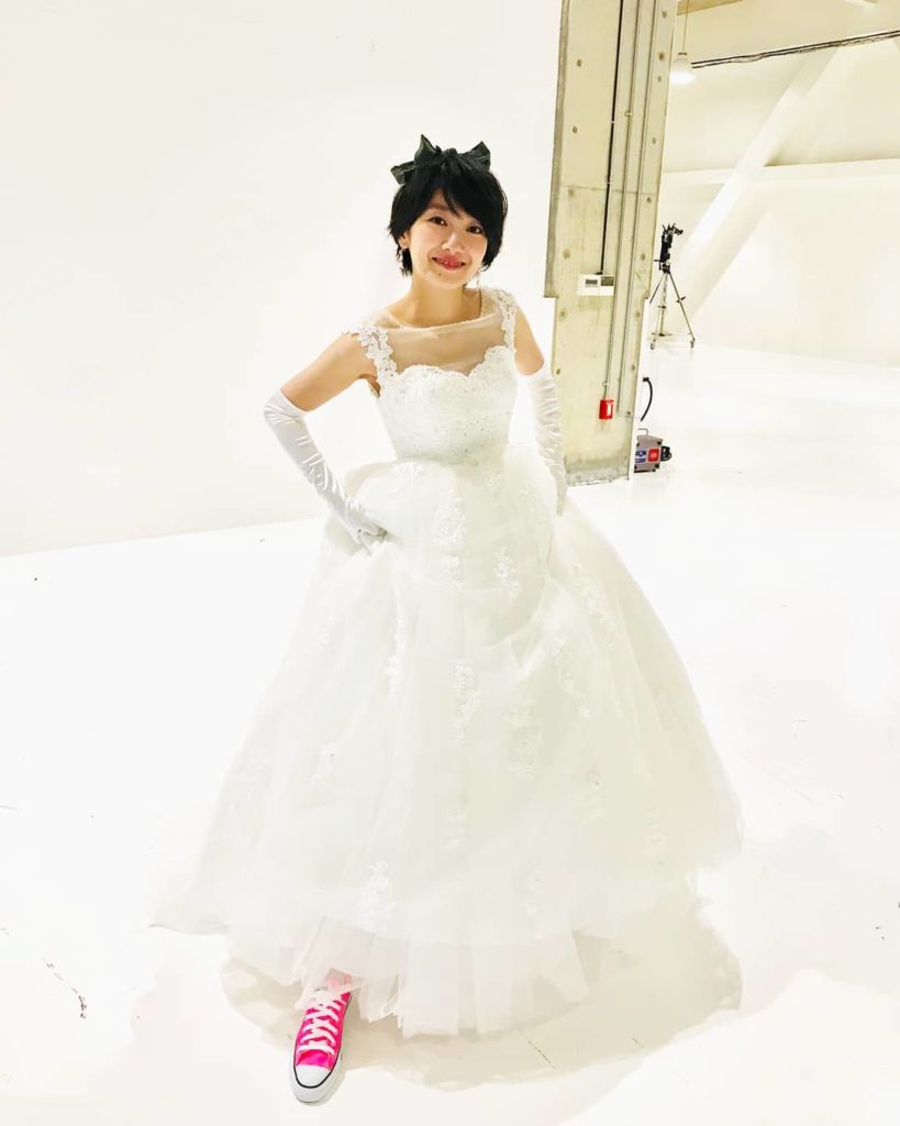 38歳スタッフです！
今朝公開された波瑠さんの超絶美しいウェディングドレス姿でございますっ #波瑠 
#麗しくて愛しの 
#ウェディングドレス姿 
#足元はスタ...