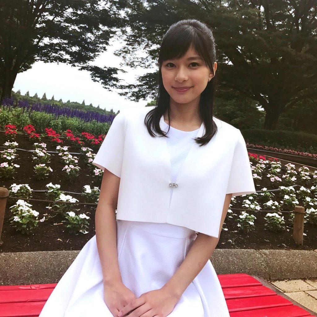 クランクインの日の #芳根京子 さん。
真っ白で清楚♡

芳根さんが演じる月島ななは、もも(#石原さとみ)の心優しい異母妹。華道家としての自尊心や新興華道家・宇...