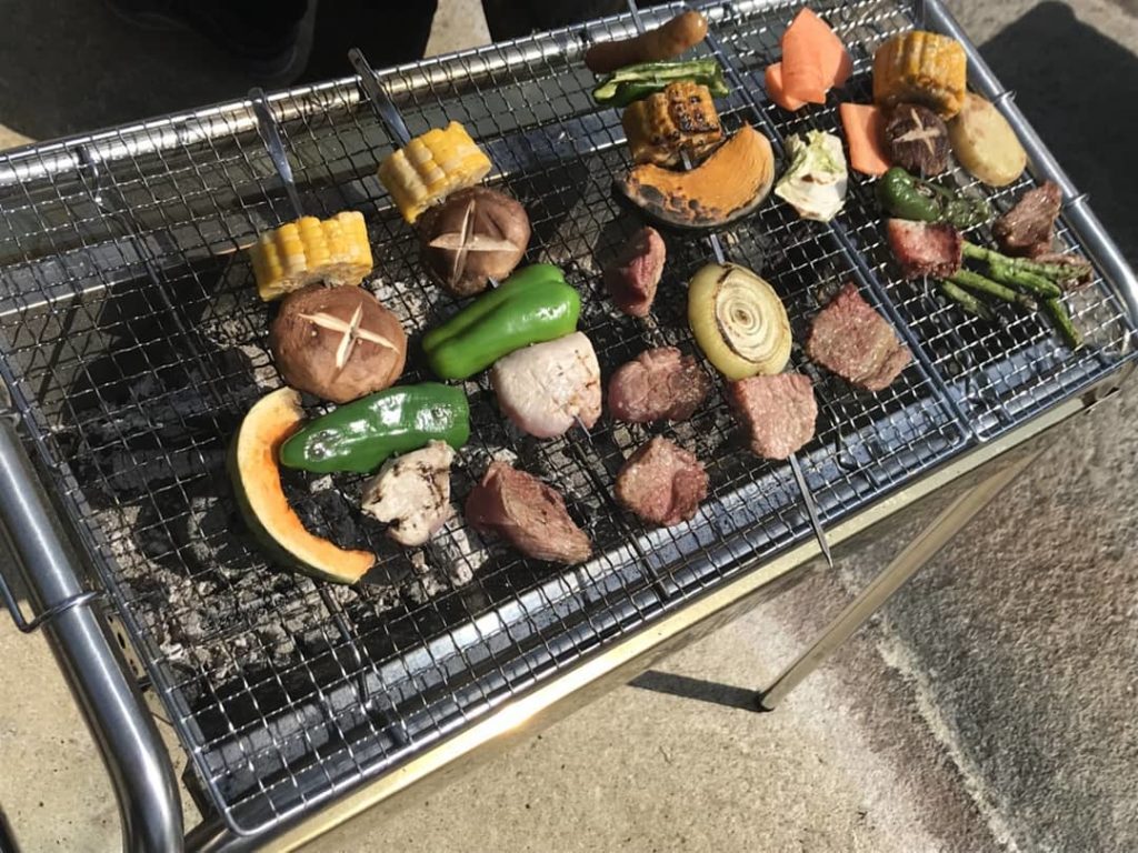 今日は #肉の日 ！
そして #梅雨明け です
.
…ということで、梅雨もあけて夏にしたくなるような、
BBQの写真お届けします
.
みなさん美味そうに食べてい...