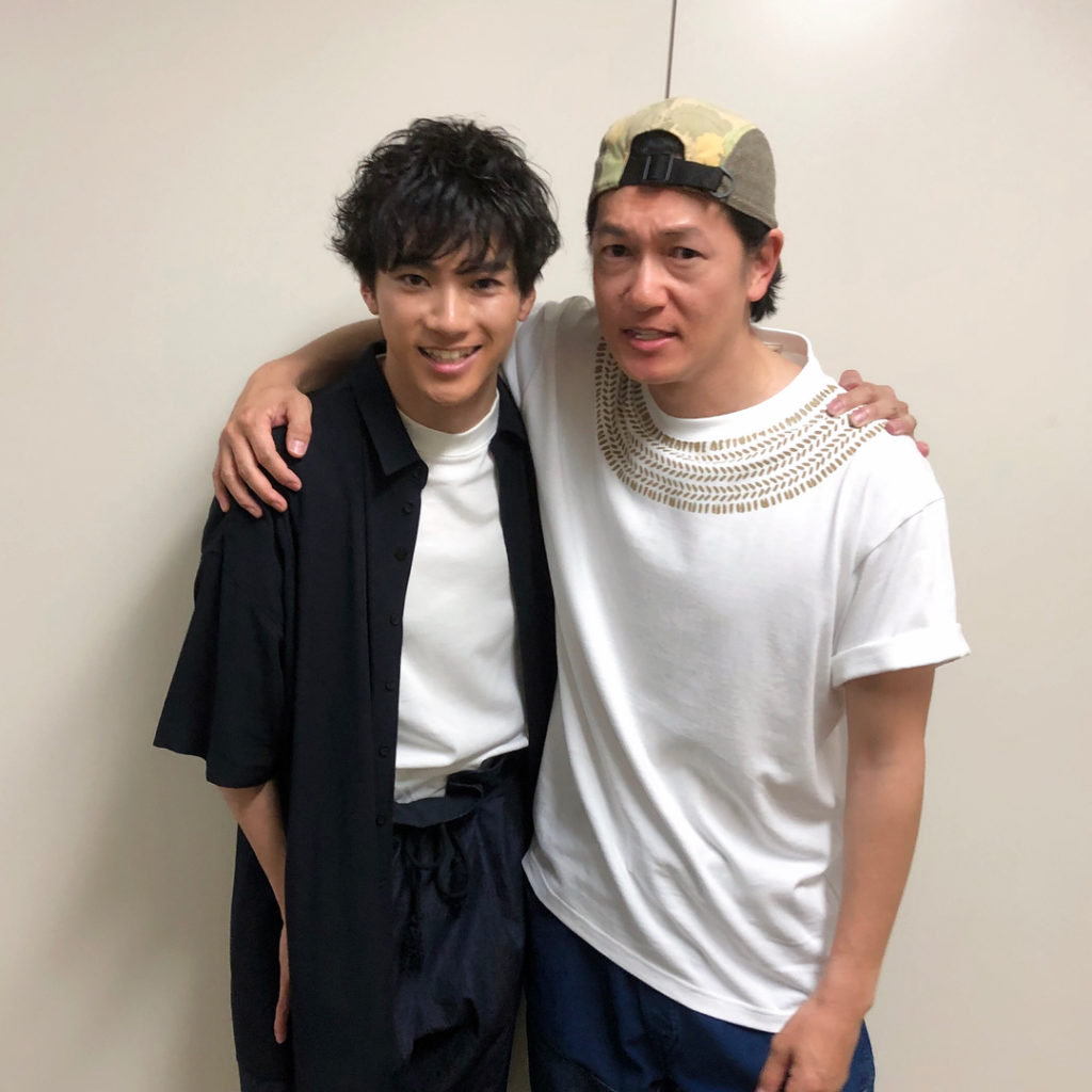 .
男気溢れるケンカツ男子ーズ
「ドラマツアーズ」で月9の撮影現場にお邪魔しました。
番宣をかけてジェスチャーゲームに挑戦！何事も全力投球
.
#健康で文化的な...