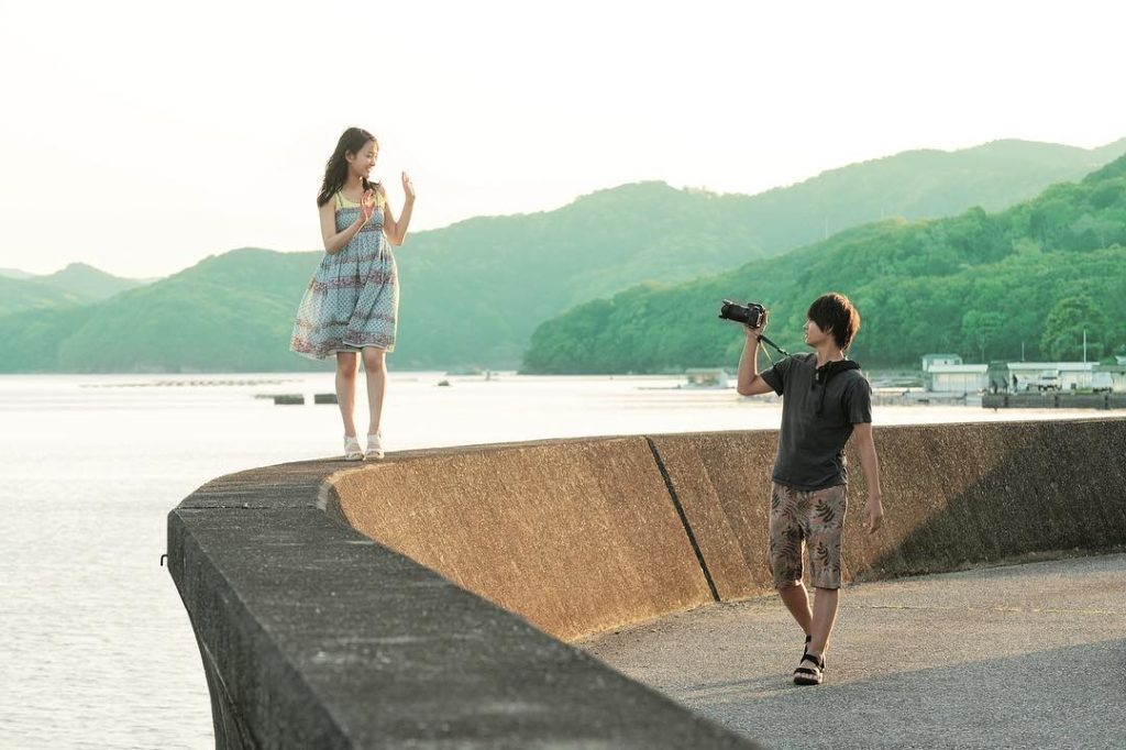 映画『#青夏 きみに恋した30日』
公開まであと9日！
.
遠目からでも、2人のお互いを好きな気持ちが伝わってきます…
.
#青夏
#8月1日公開
#青と夏と青...