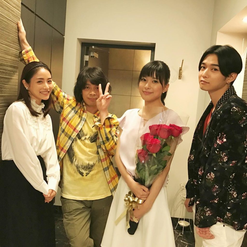 ‪『#高嶺の花』第５話まであと１時間！‬ ‪初めてこの四人が揃って、ダブルデートを…？‬ ‪#石原さとみ #峯田和伸 #芳根京子 #千葉雄大‬...