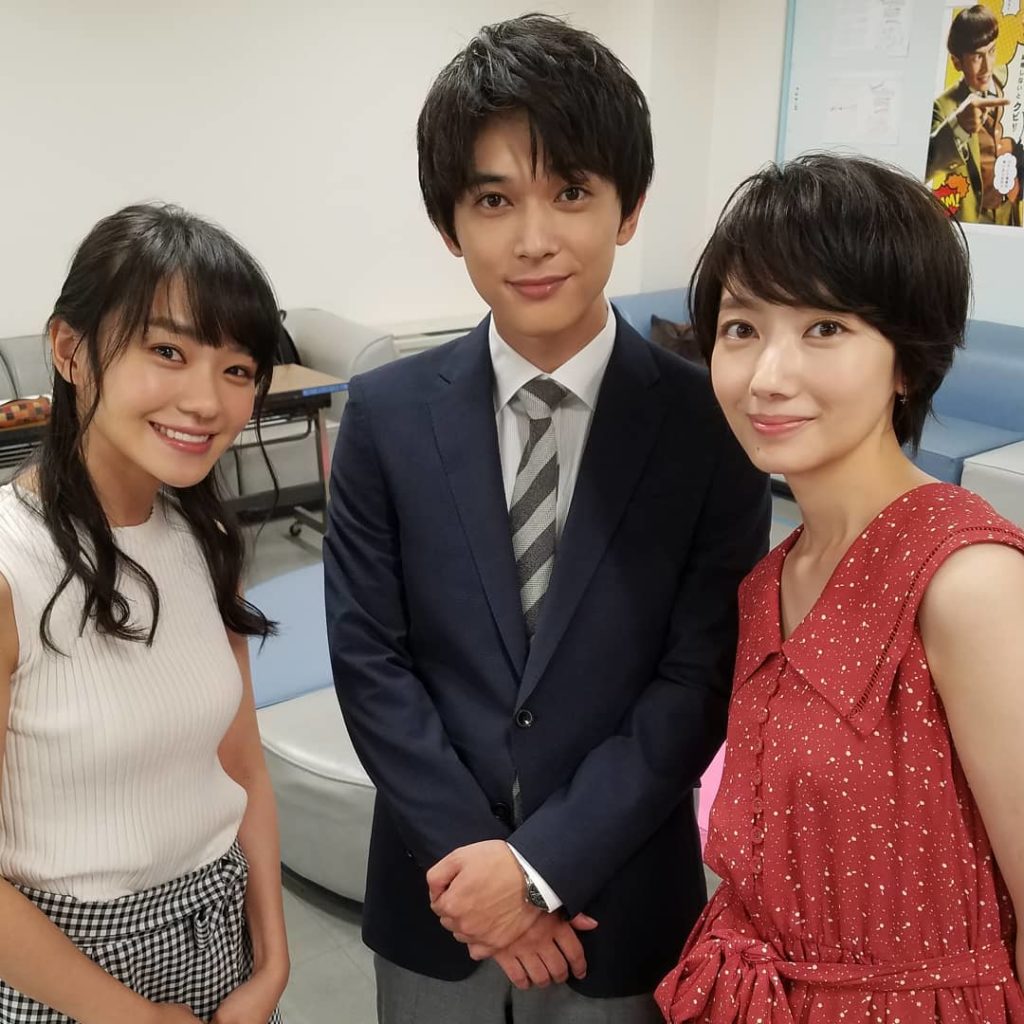 さやかが一歩リード
王子をめぐるオンナの闘いを次回もお見逃しなく
#さやかさんと美里ちゃん
#そして柏木王子
#事件は会議室で起こってます 
#にしても
#３人...