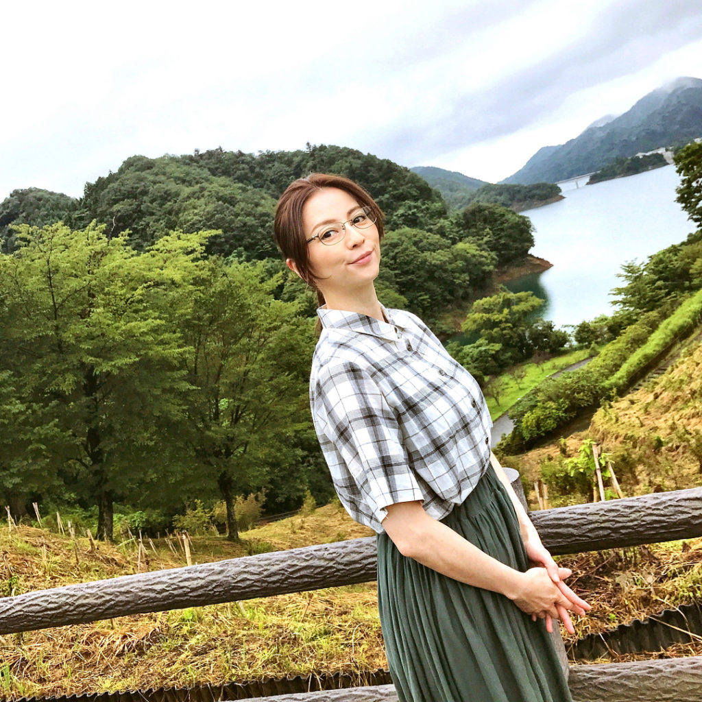 ‪『#高嶺の花』第７話から新たな人物が登場！‬ ‪直人が図書館で出会う新庄千秋役を #香里奈 さん、ももの前に現れる超名門の家元候補・神宮兵馬役を #大貫勇輔 ...