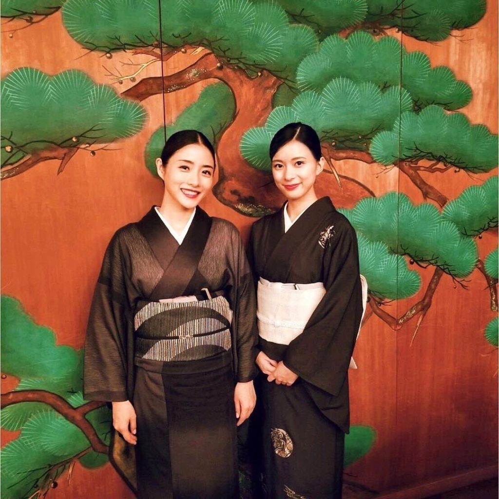 ‪『#高嶺の花』第８話はこのあとすぐ！！‬ ‪月島流の次の家元をかけた姉妹の対決は予想外の展開に！！‬
‪お見逃しなく！‬ ‪#石原さとみ‬
‪#芳根京子‬
‪...