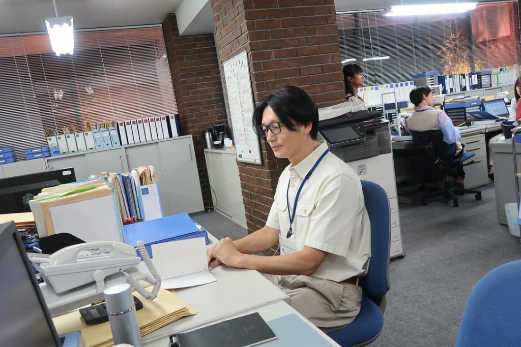 【ヤング半田シリーズ②】
通りすがりの七条君。
一瞬誰だか分からなかったよね
出番はないのに、ナチュラルに混じるヤング半田。
.
#健康で文化的な最低限度の生活...